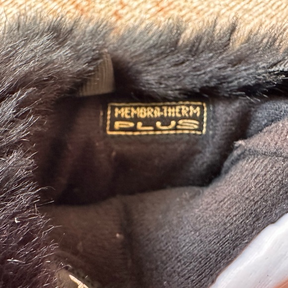 Colmar Women’s Ski Gloves. Black. - Picture 3 of 7